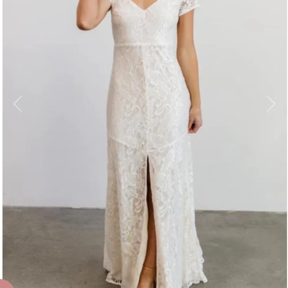 Diana Lace Gown - Small - Picture 5 of 6